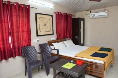 1RK bedroom - cottage stay near Trimbakeshwar with carrom board